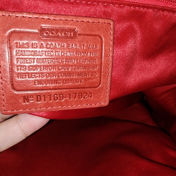 COACH GUC XL POPPY SALMON LEATHER NORTH/SOUTH TOTE BAG - Picture 4 of 14